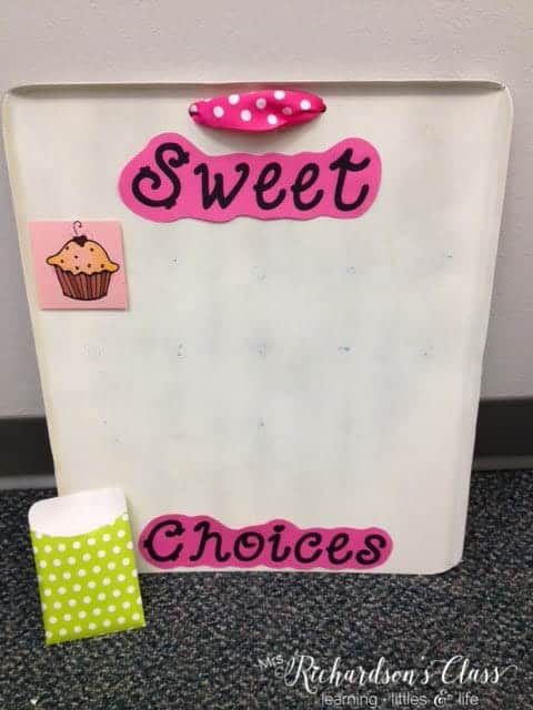 This cookie sheet is adorable and a great visual to use as a whole class behavior incentive! I love that it encouraged positive behavior, kindness, and great choices! It's also a simple classroom management system for a sub to handle!